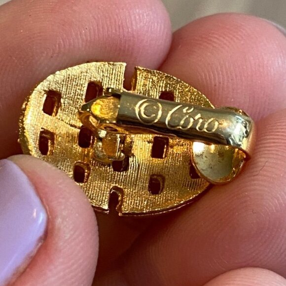 Coro Gold Woven Clip On Earrings - Picture 7 of 7